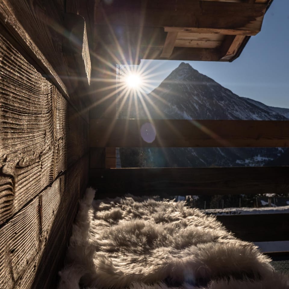 Balcony/Terrace, Mountain view