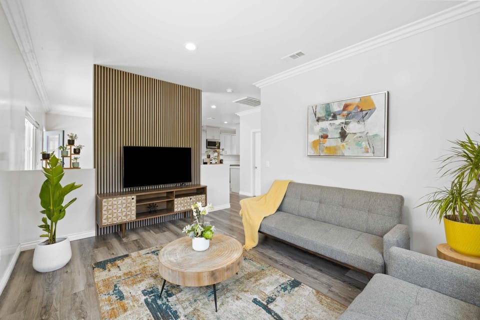 Stylist Home In Convenient Location! House in Rosemead