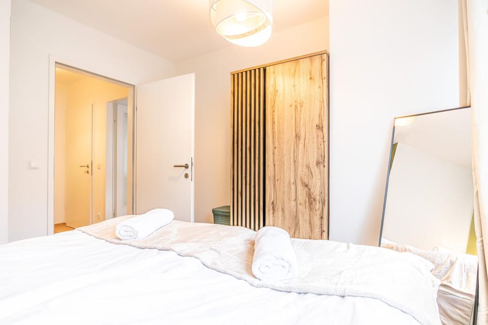 Bed, Photo of the whole room, Bedroom, towels, wardrobe