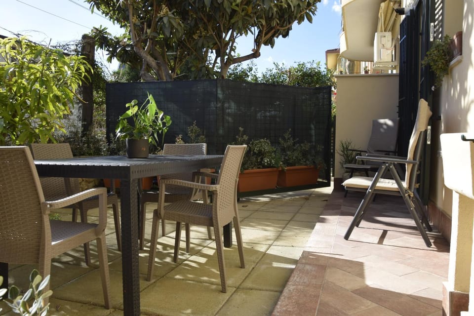 Day, Garden, Dining area, Garden view