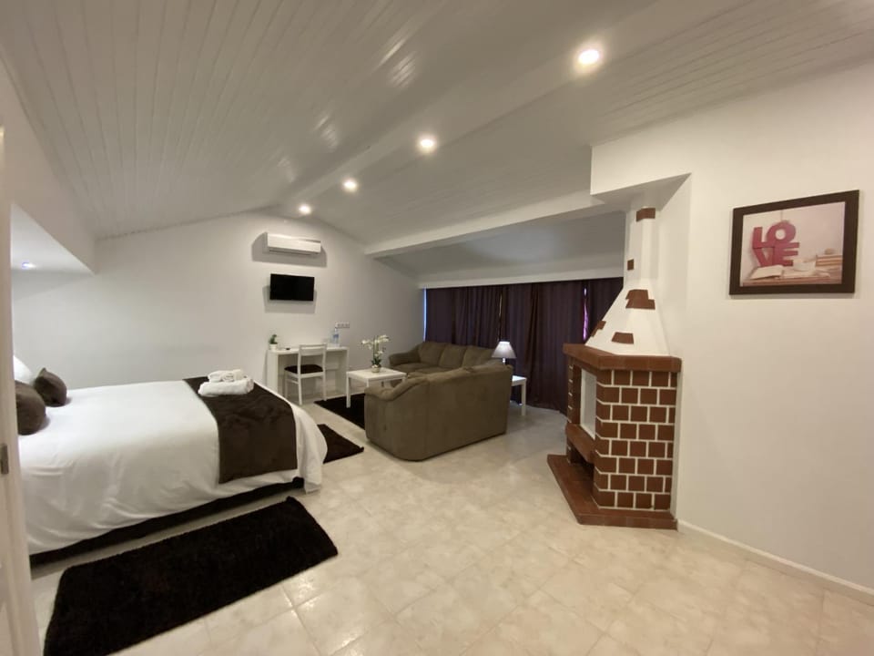 The Rock Guest House Bed and Breakfast in Ponta Delgada