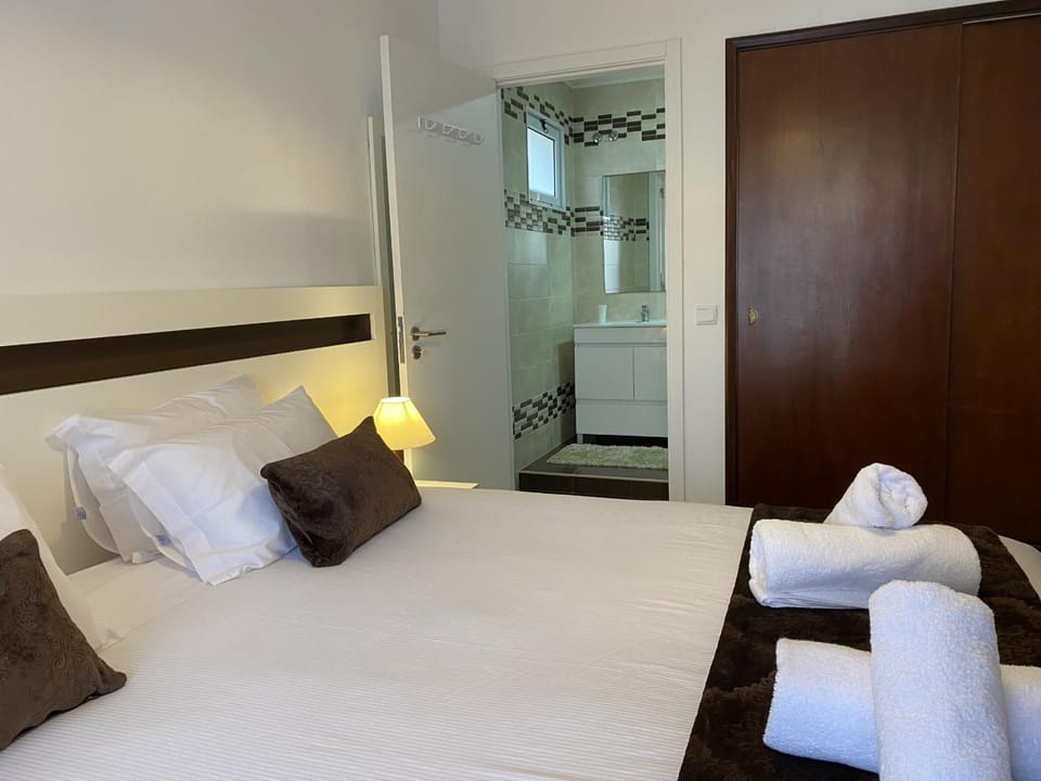 The Rock Guest House Bed and Breakfast in Ponta Delgada