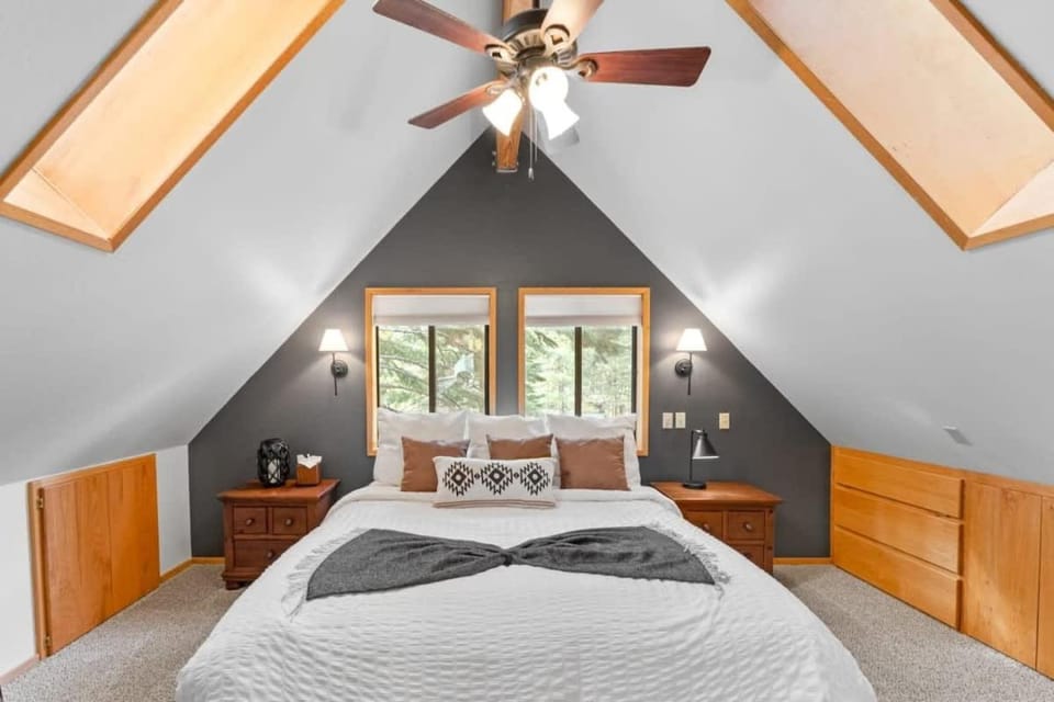 Tranquil Tahoe A-Frame Walk to Beach House in Tahoe Vista