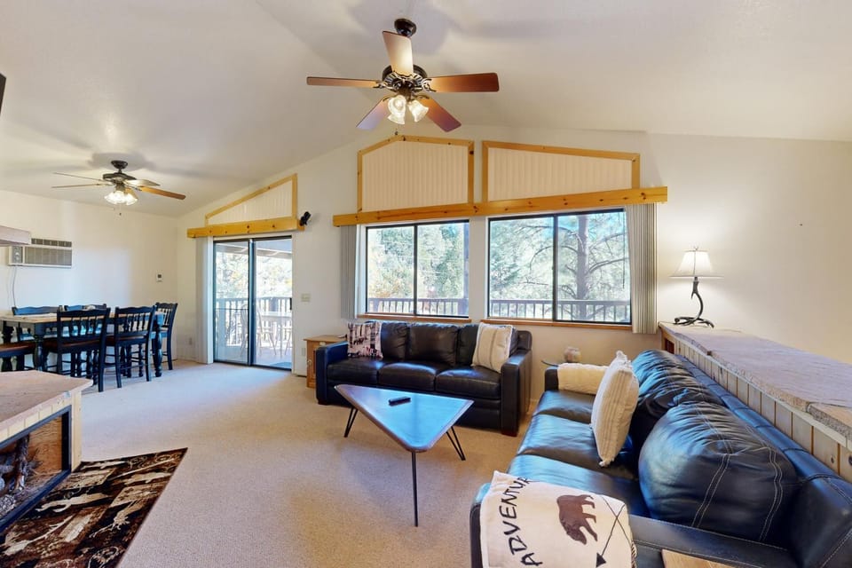 Double Decker at White Mountain House in Pinetop-Lakeside