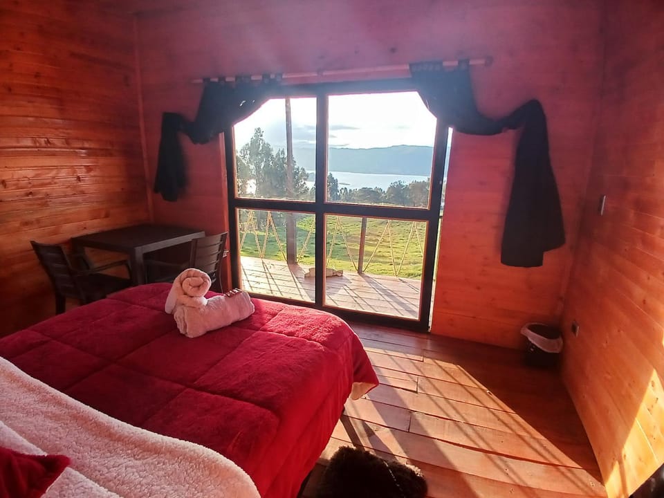 Bed, Bedroom, Lake view