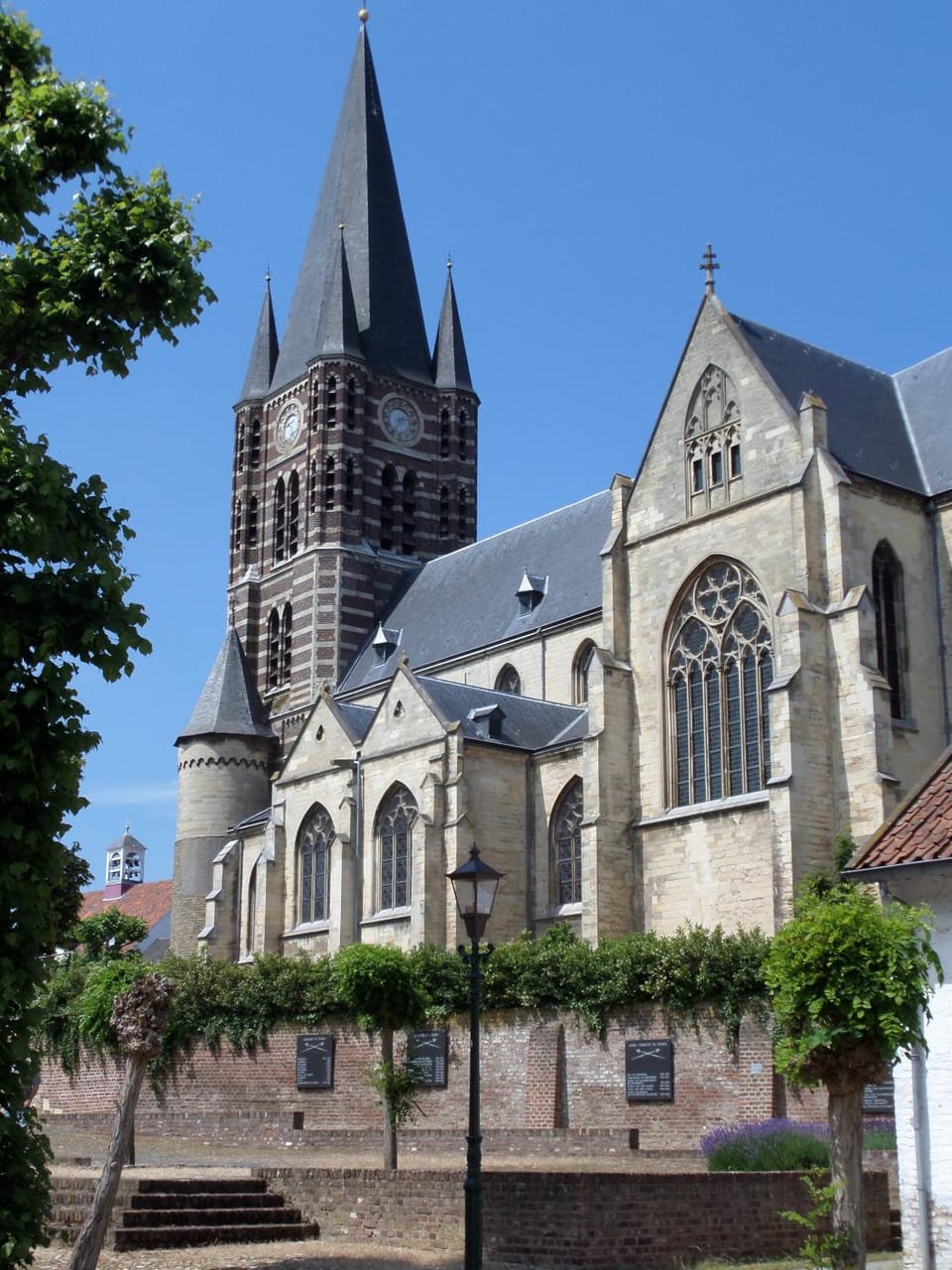 Nearby landmark, Neighbourhood, Landmark view