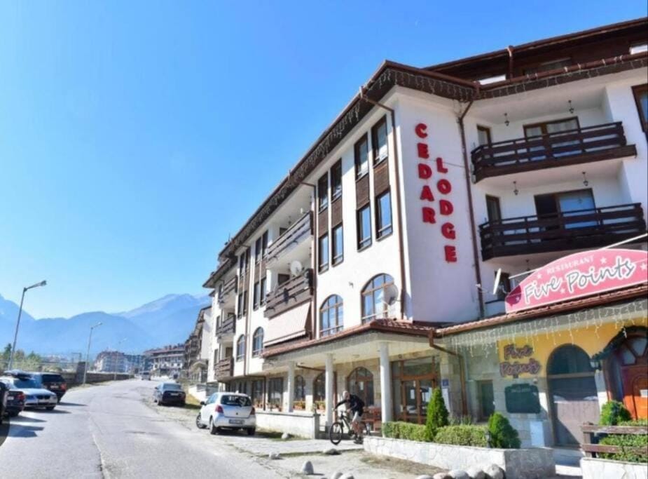 Flat Cedar Lodge 2min walk to gondola Apartment in Bansko
