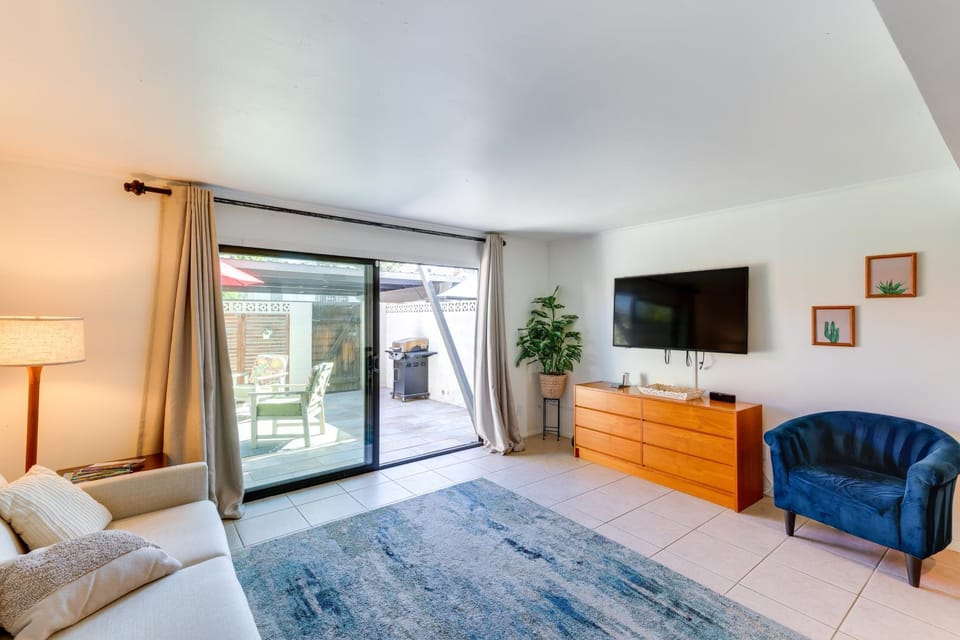 1 Mi to Old Town! Snowbird Escape w/ Pool Access House in Scottsdale