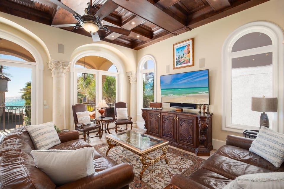 Beach Views, Rooftop Deck, Outdoor Kitchen, Destin House in Destin