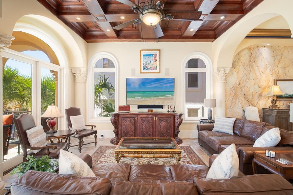 Beach Views, Rooftop Deck, Outdoor Kitchen, Destin House in Destin