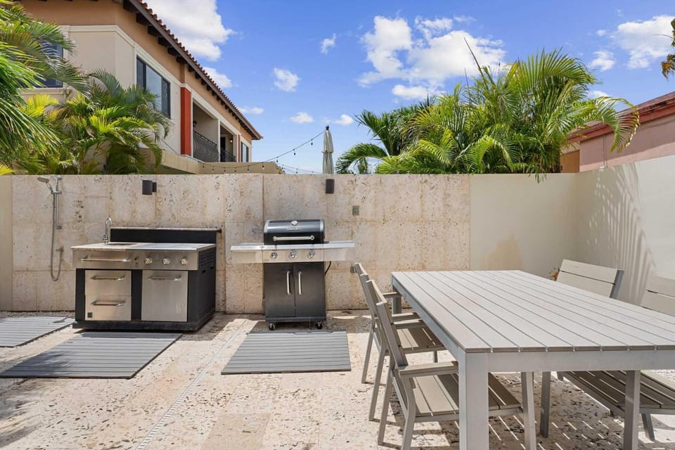GC125B - Malmok Beach - 2BR condo perfect for families House in Noord
