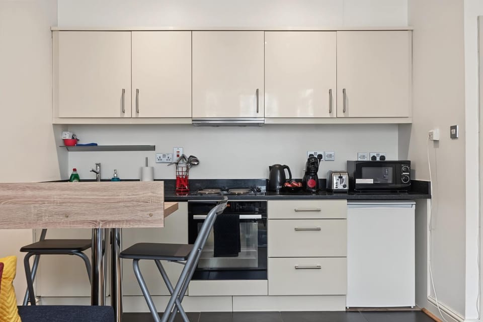 One-bedroom apartment in Queen's Park Apartment in City of Westminster