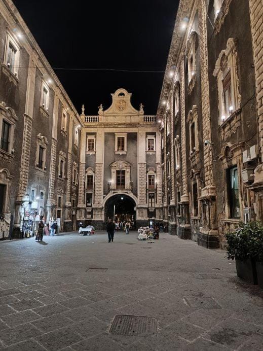 La porta di mezzo Apartment in Catania