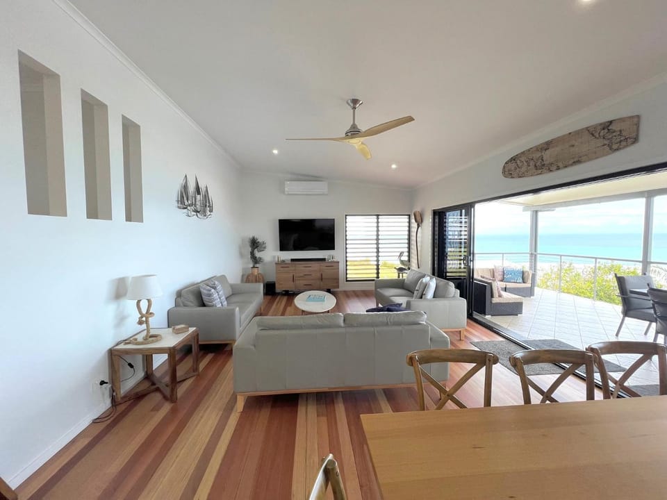 TV and multimedia, Dining area, Sea view
