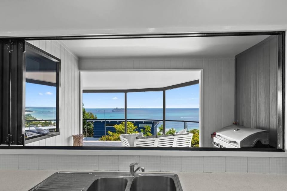BBQ facilities, Seating area, Sea view