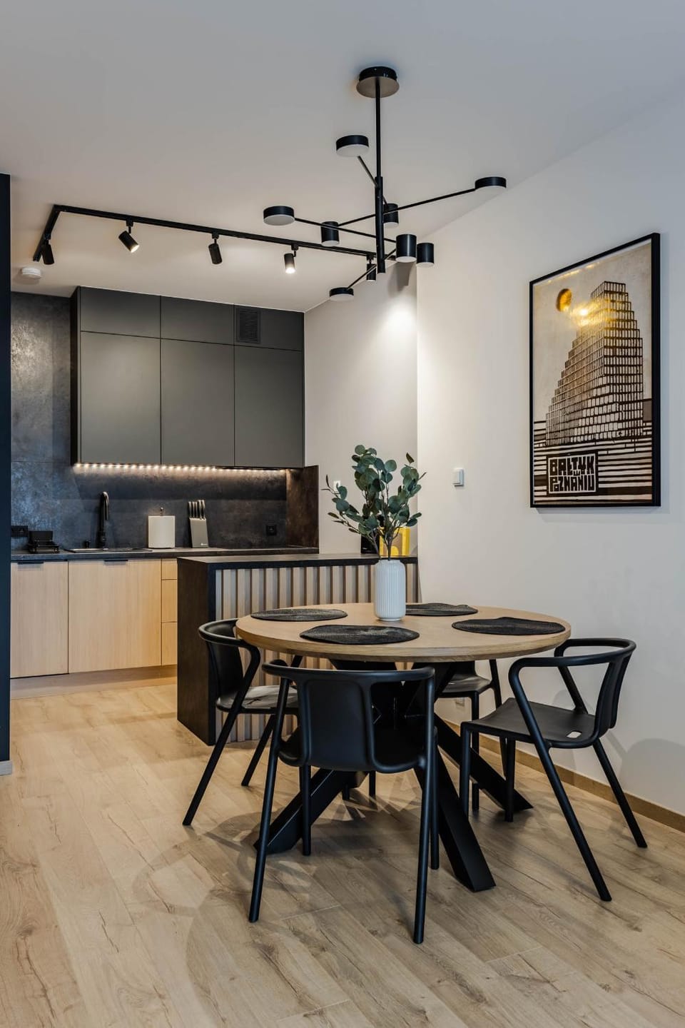 Kitchen or kitchenette, Dining area, pet friendly