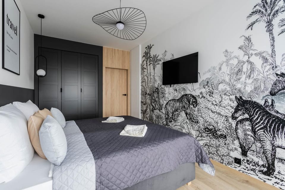 Bed, TV and multimedia, Photo of the whole room, Evening entertainment, Bedroom, towels, wardrobe