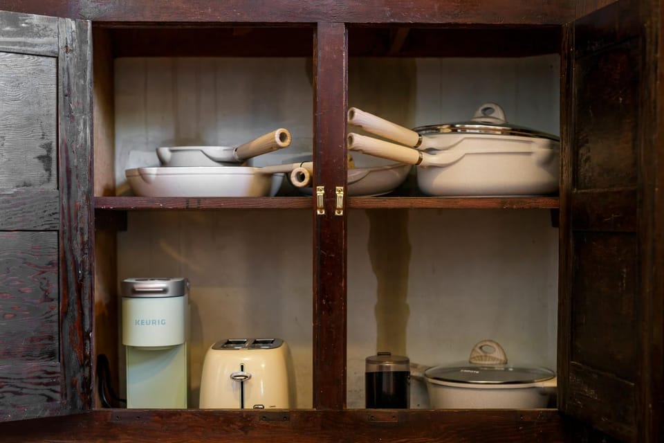 Kitchen or kitchenette, kitchen, kitchen