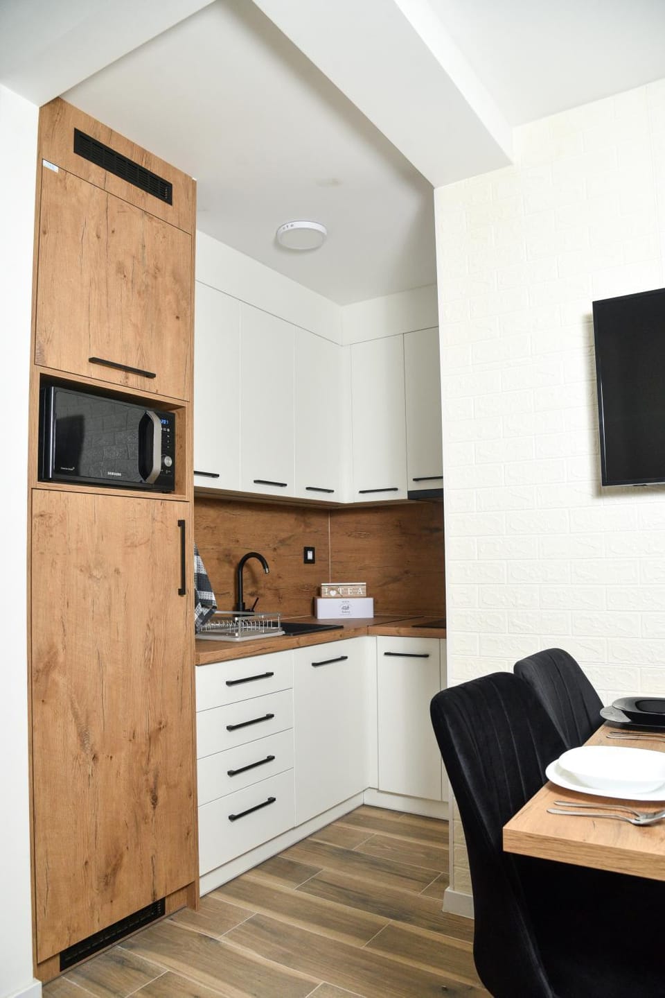 TV and multimedia, Kitchen or kitchenette, minibar, stove, toaster