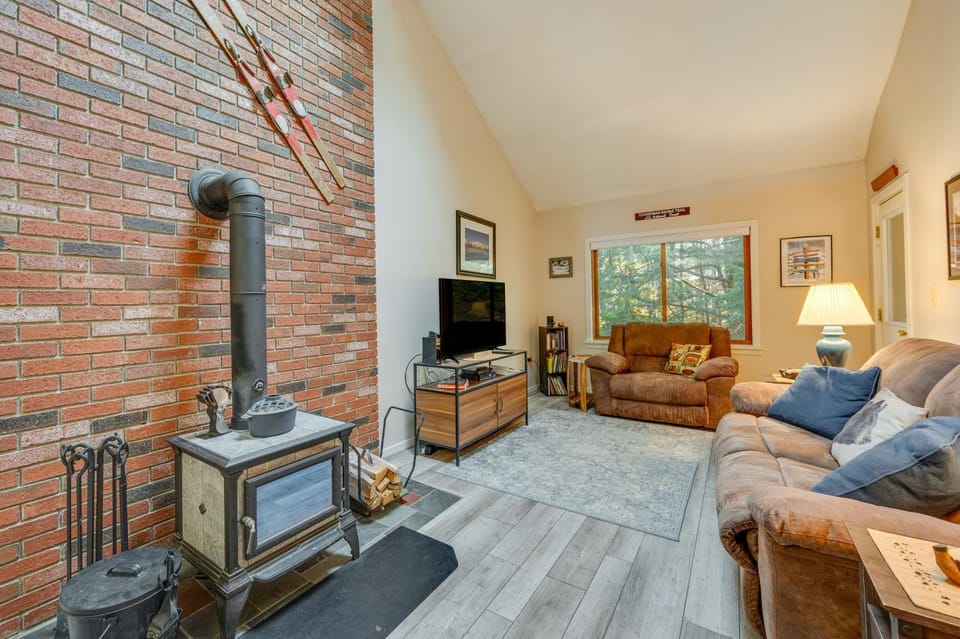 Spacious Bartlett Condo w/ Balconies & Pool! House in Bartlett