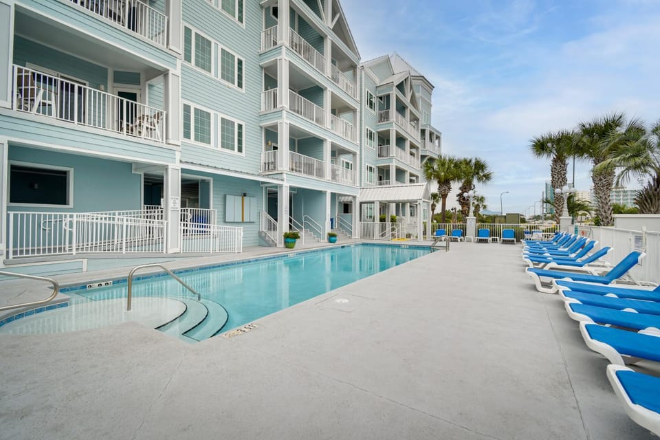 Gulf Coast 'Cozy Condo' w/ Pool: Walk to Beach! House in Orange Beach
