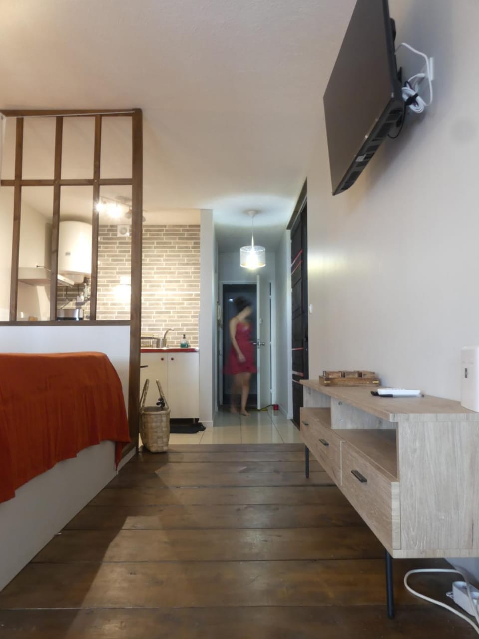 Photo of the whole room