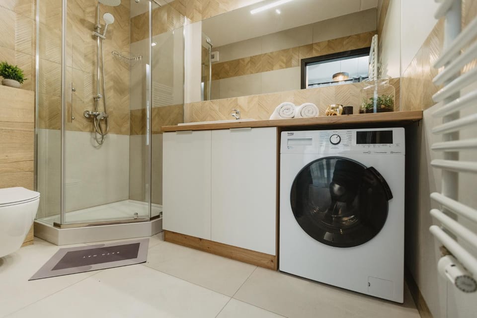 Shower, Toilet, Bathroom, washing machine, dryer