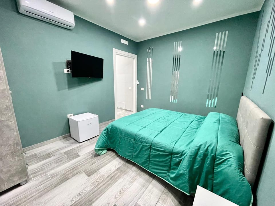 Bedroom, air conditioner