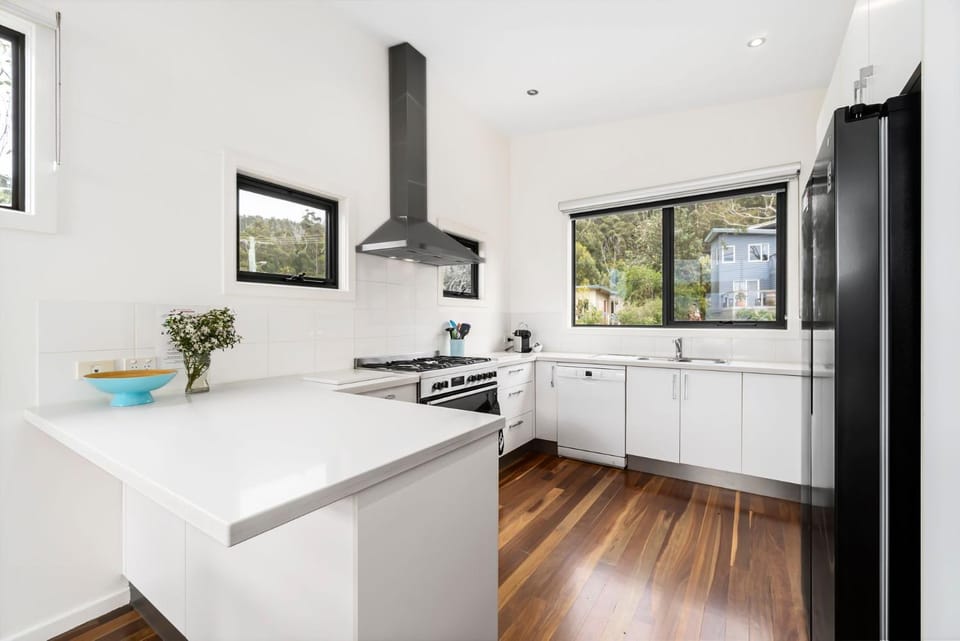 Kitchen or kitchenette, dishwasher, pet friendly, stove