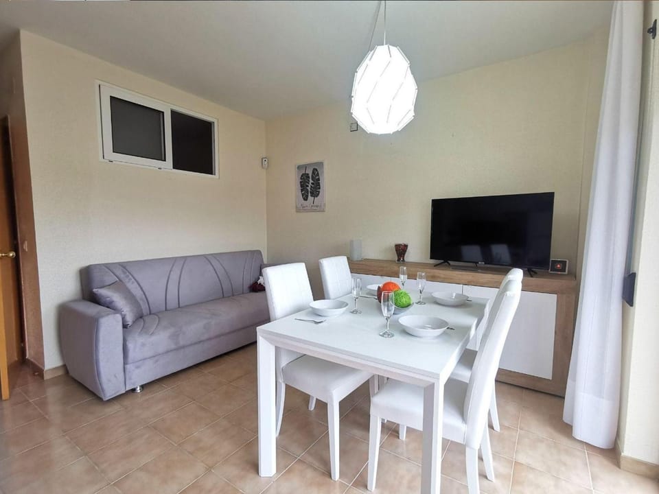 Apartamento en el Centro de Platja d'Aro con Piscina, Terraza y Cerca de la Playa - ES-209-45 Apartment in Platja d'Aro