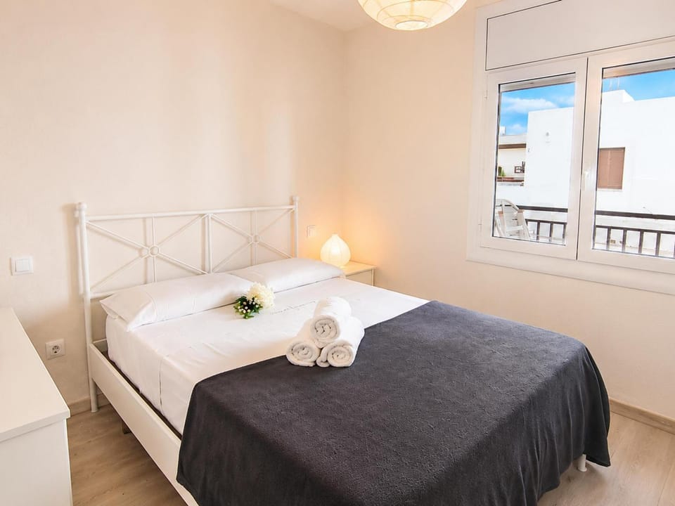 Apartamento acogedor cerca del centro y playa en Platja d'Aro, con balcón y cocina equipada - ES-209-44 Apartment in Platja d'Aro
