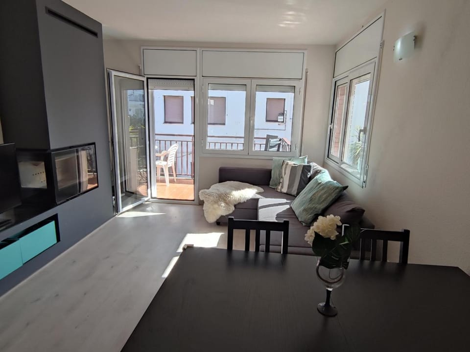 Apartamento acogedor cerca del centro y playa en Platja d'Aro, con balcón y cocina equipada - ES-209-44 Apartment in Platja d'Aro