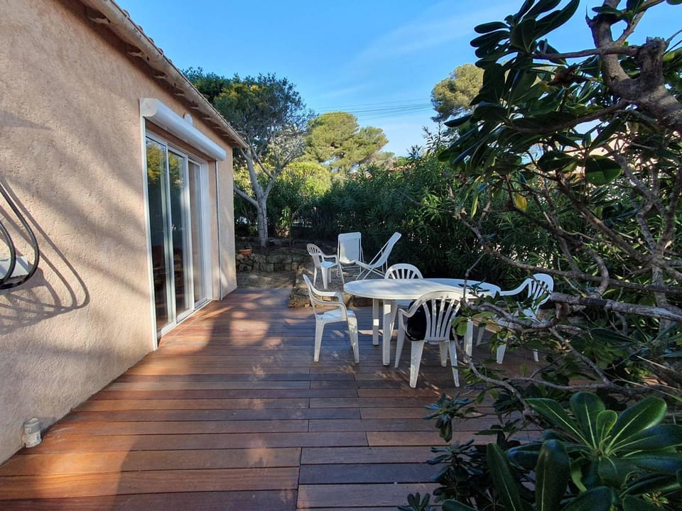 Maison Rénovée avec Jardin, Proche Plages des Issambres, Clim & Internet, Animaux Acceptés - FR-1-768-2 Villa in Roquebrune-sur-Argens