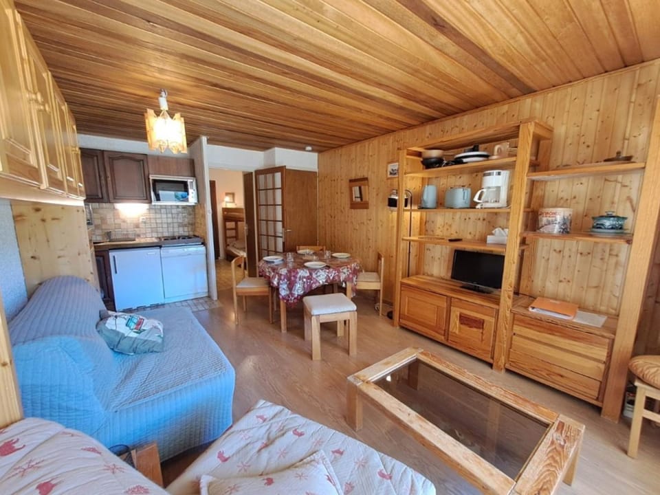 Studio 4 pers au pied des pistes avec balcon sud - FR-1-516-208 Apartment in Les Deux Alpes