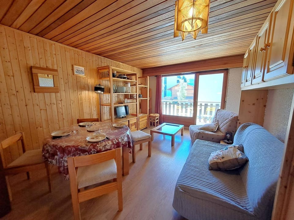 Studio 4 pers au pied des pistes avec balcon sud - FR-1-516-208 Apartment in Les Deux Alpes
