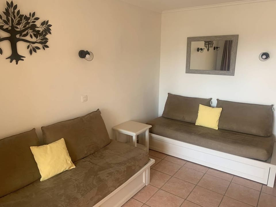 Charmant T2 climatisé avec terrasse et piscine, proche plages et commerces - FR-1-768-5 Apartment in Roquebrune-sur-Argens