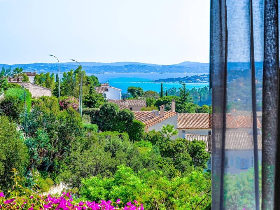 Villa moderne 6 CH pour 12 avec piscine privée, clim et parking aux Issambres - FR-1-768-24 Villa in Sainte-Maxime