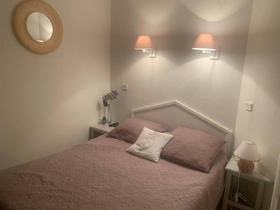 Appartement T2 climatisé avec piscine, proche plage, port, commerces et parking privé - FR-1-768-15 Apartment in Roquebrune-sur-Argens