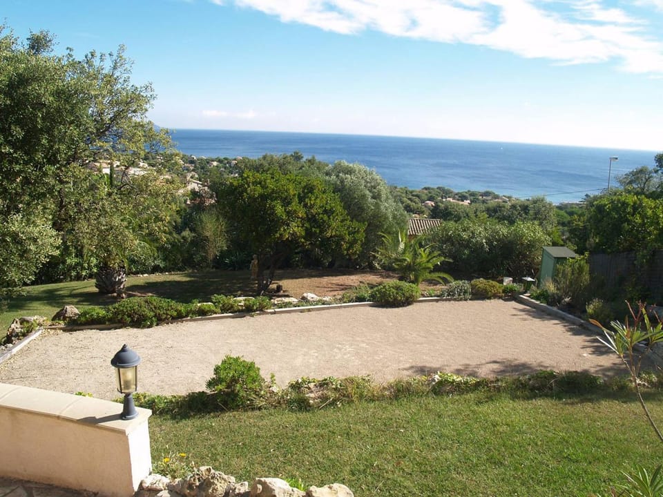 Grande villa 6 chambres avec piscine privée chauffée, vue mer, climatisation et jardin - FR-1-768-31 Villa in Roquebrune-sur-Argens