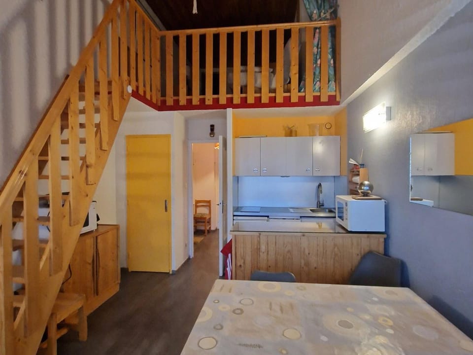 Duplex cosy 50m², 6 pers, au pied des pistes - FR-1-516-212 Apartment in Les Deux Alpes