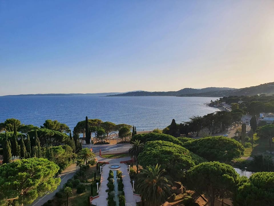Appartement T2 avec Jardin Privatif et Piscine, à 130m de la Plage - Les Issambres - FR-1-768-41 Apartment in Roquebrune-sur-Argens