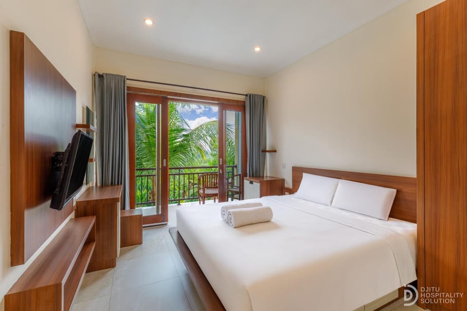 Bed, TV and multimedia, Bedroom, wardrobe