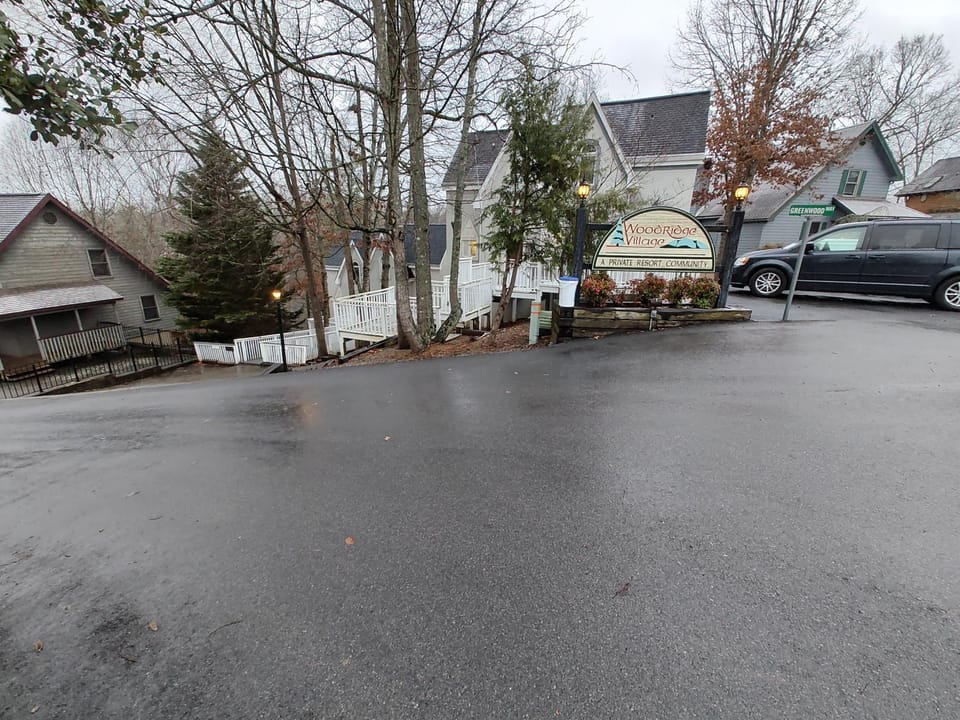 Property building, Neighbourhood, Street view, Parking