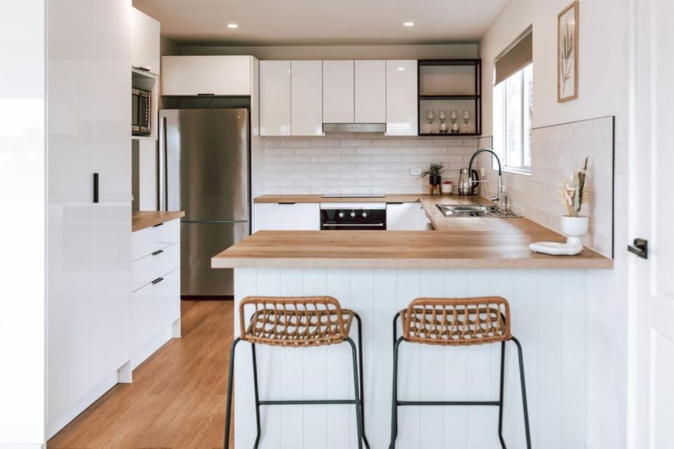 Coffee/tea facilities, Kitchen or kitchenette, Dining area, dishwasher, minibar, pet friendly, stove, toaster