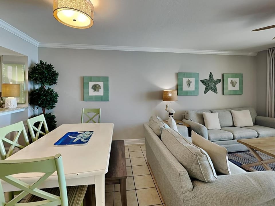 Living room, Seating area, furniture