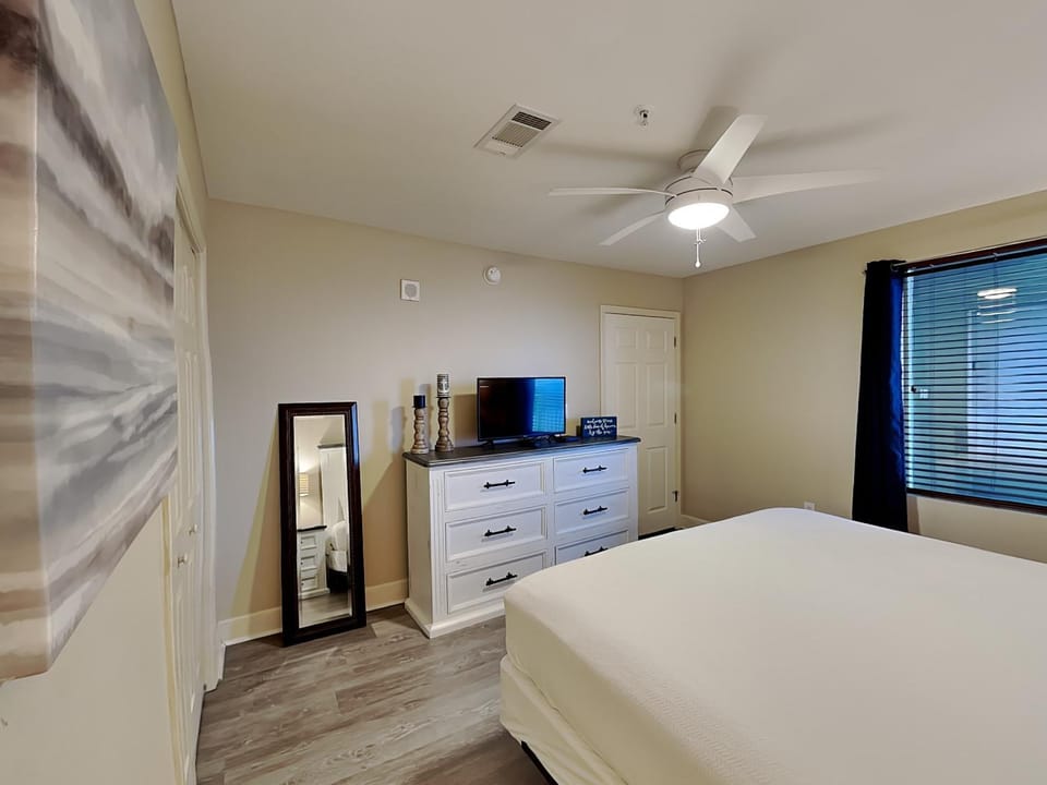 Bed, TV and multimedia, Bedroom, furniture
