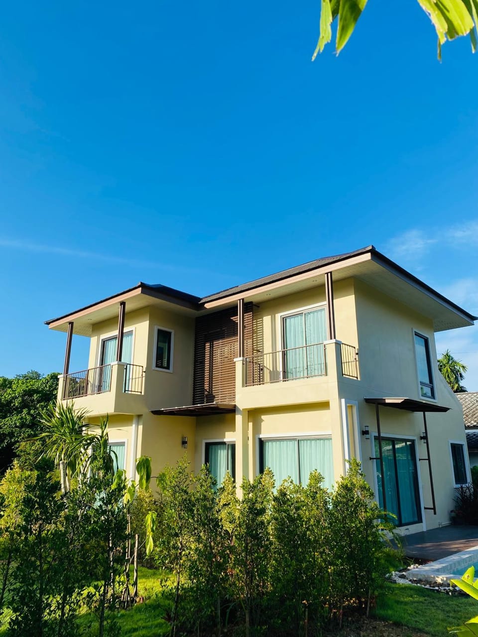 Property building, Garden, Garden view