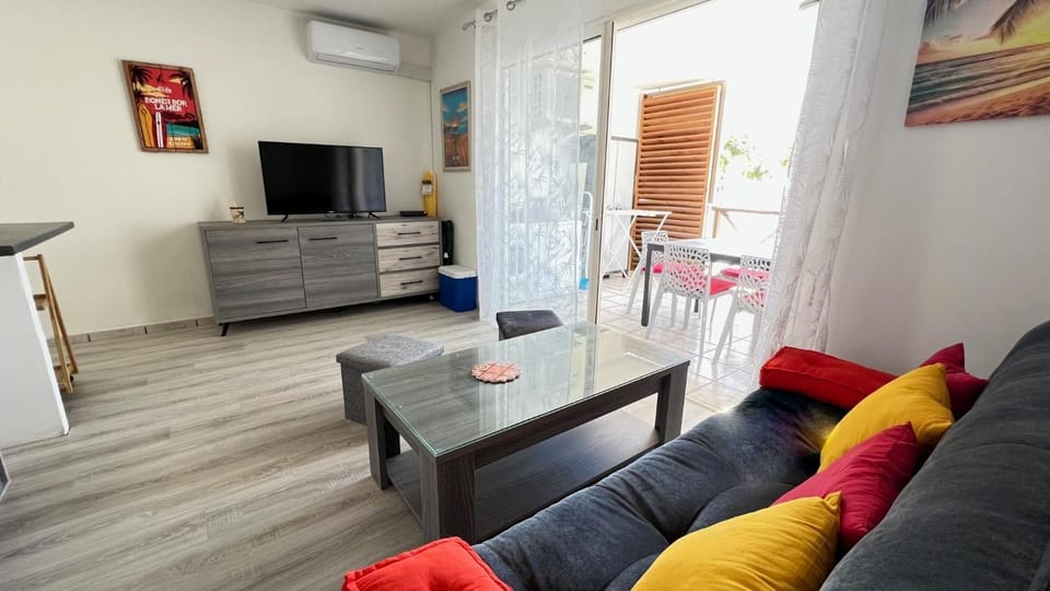 TV and multimedia, Living room, air conditioner