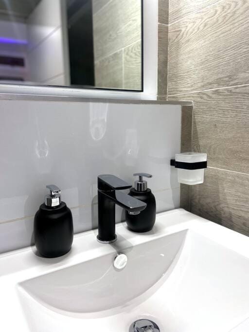 Luxury apt Cape Town City Centre- walk to CTICC Apartment in Cape Town