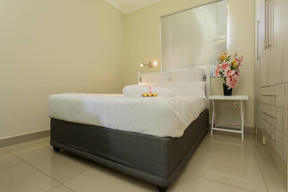 Little paradise spacious -3min 2N1-20/MBSWiFi(11) Apartment in Sandton